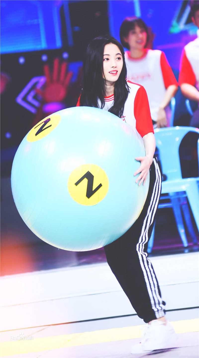 鞠婧祎(kiku)快乐大本营生活照