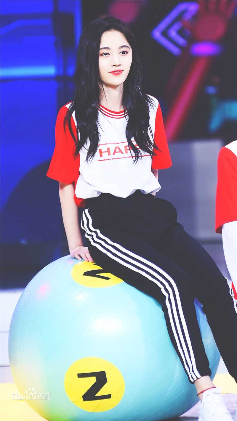 鞠婧祎(kiku)快乐大本营生活照