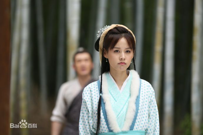 邹杨在《孤芳不自赏》醉菊中的