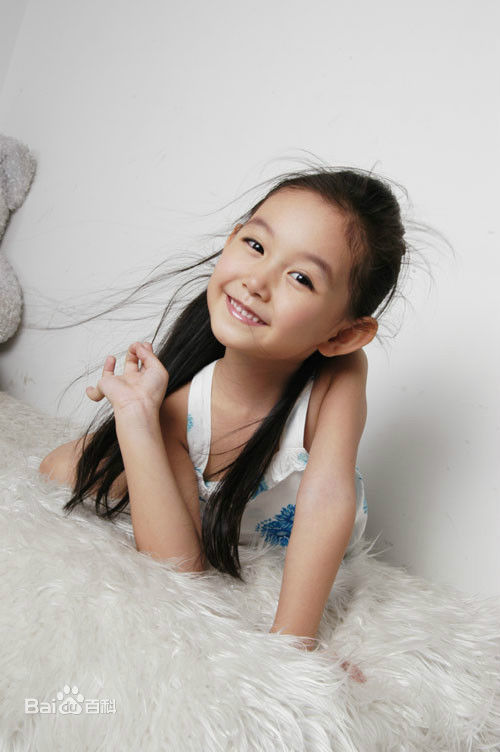 蒋依依(Olivia)照片前后照片