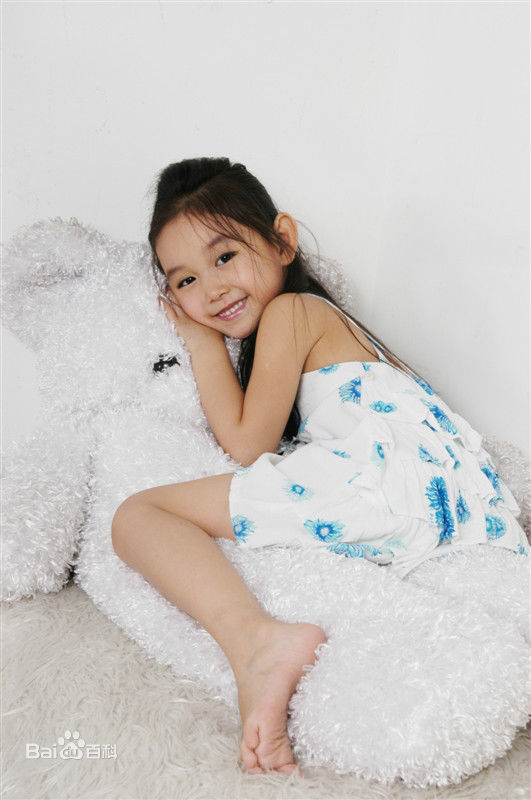 蒋依依(Olivia)照片前后照片