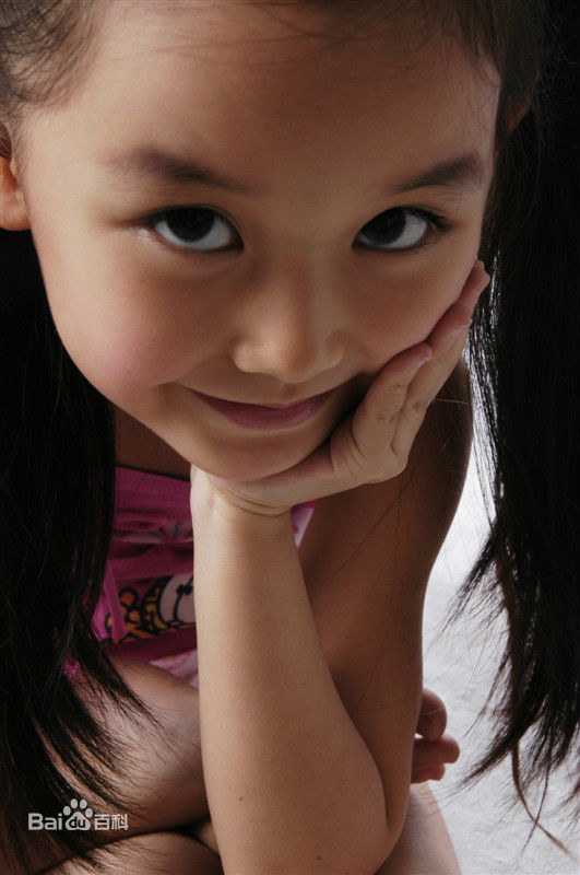 蒋依依(Olivia)照片前后照片