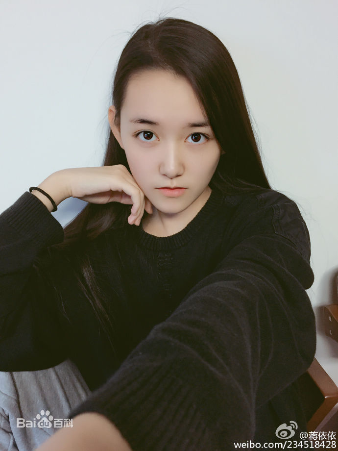 蒋依依(Olivia)生活素颜照相册