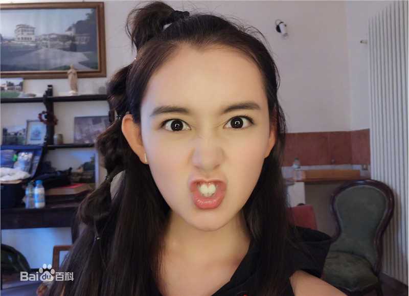 蒋依依(Olivia)生活素颜照相册