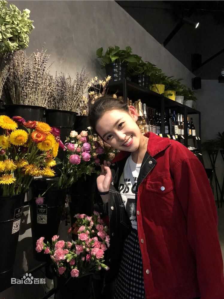 蒋依依(Olivia)生活素颜照相册