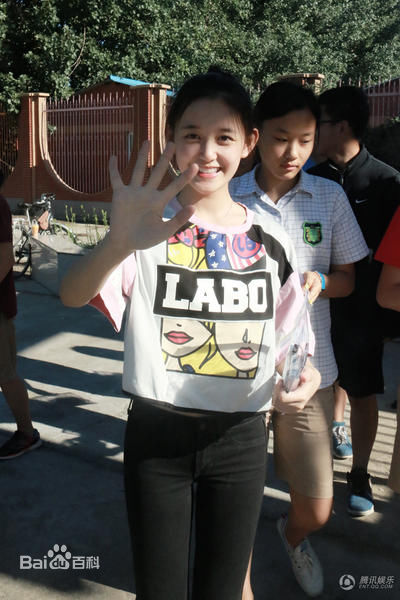 蒋依依(Olivia)参加中考生活照相册