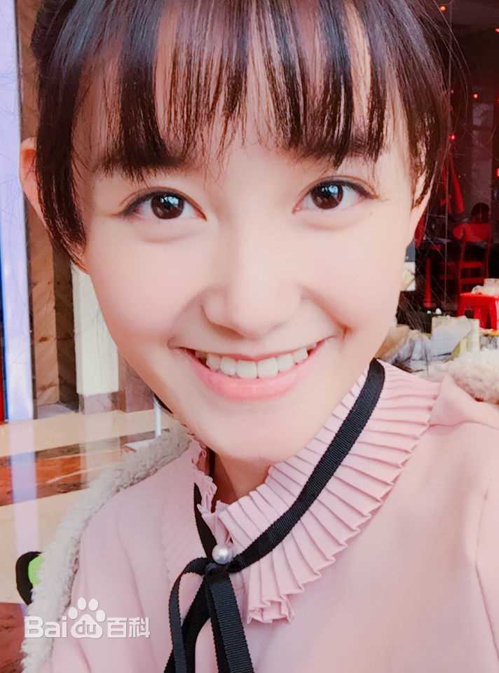 最新蒋依依(Olivia)在《端脑》相册中的壁纸