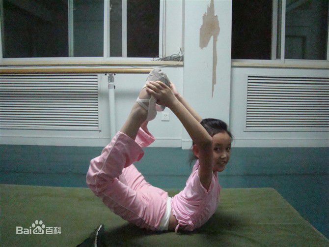 蒋依依(Olivia)练功图性感图片图集