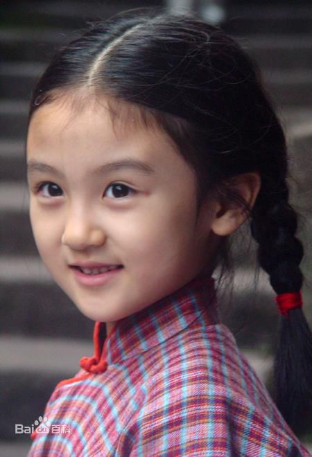 陆子艺(IVY、Lu)童年照生活照