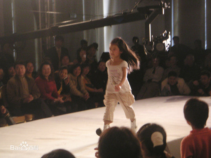 陆子艺(IVY、Lu)T台照片壁纸壁纸