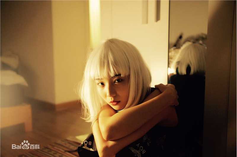 雷天个人照片壁纸壁纸