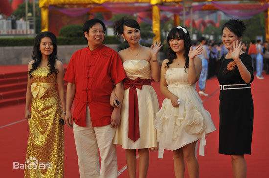 最新张明婕性感图片