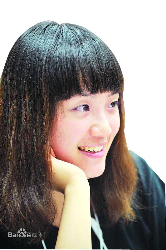 最新张明婕性感图片