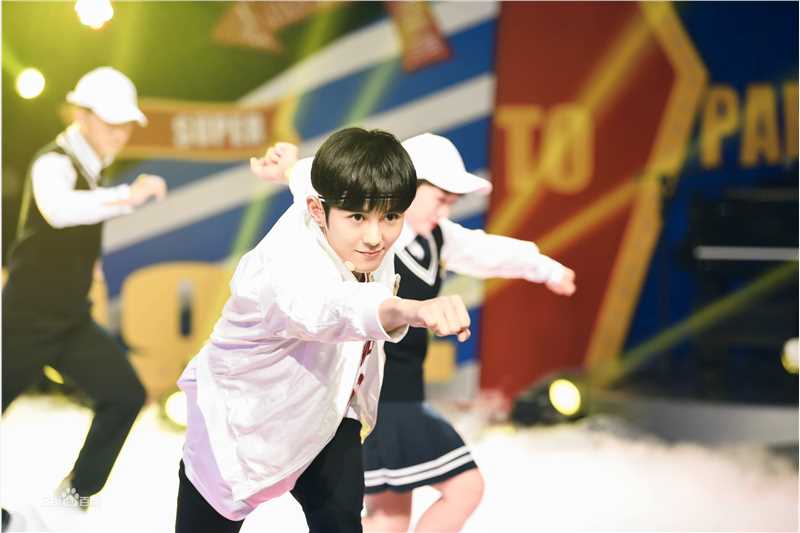 最全蓝博在《超次元偶像》中的壁纸