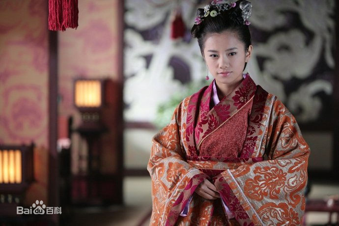 伊一(Eleven)《凤凰牡丹》精选剧照