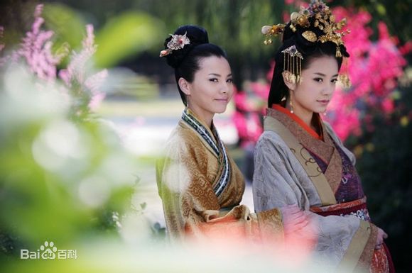 伊一(Eleven)《凤凰牡丹》精选剧照