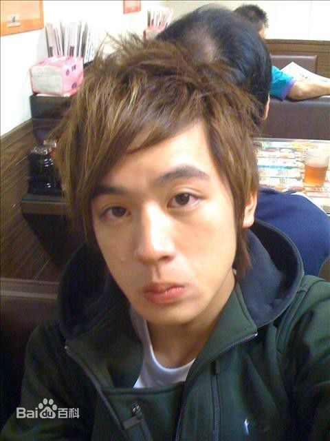 吴思贤(WU SI XIAN)出行照壁纸壁纸