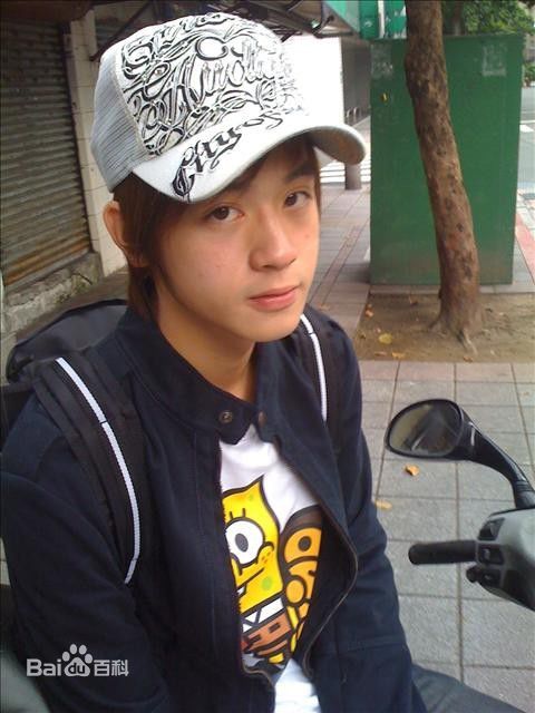 吴思贤(WU SI XIAN)出行照壁纸壁纸