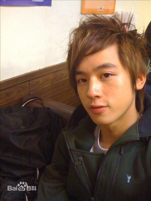 吴思贤(WU SI XIAN)出行照壁纸壁纸