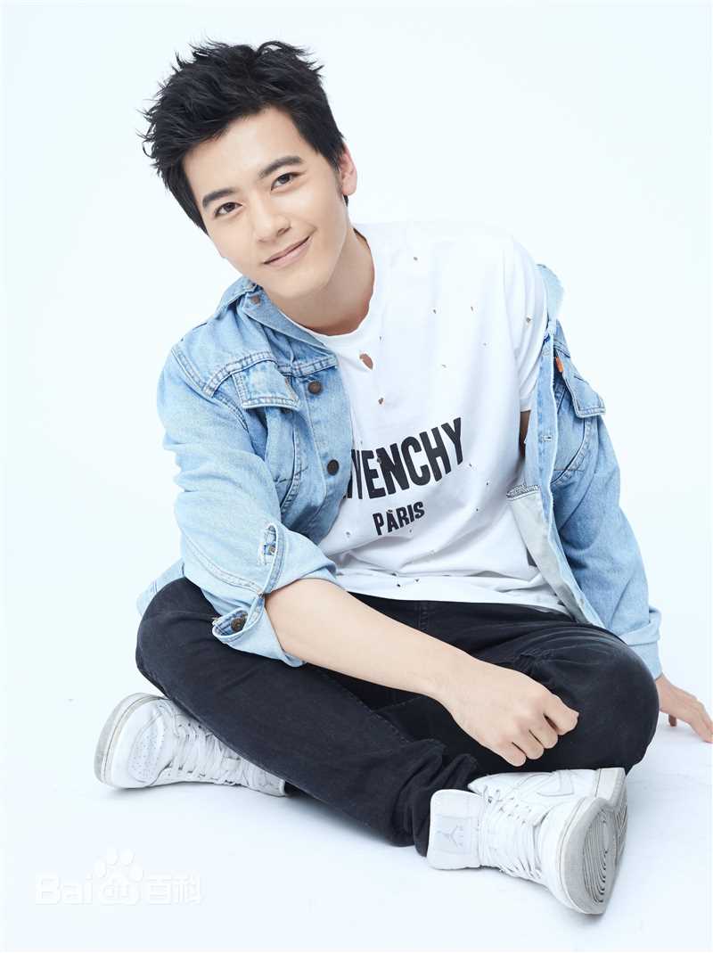 李宗霖(Chung Lin)宣传照壁纸壁纸