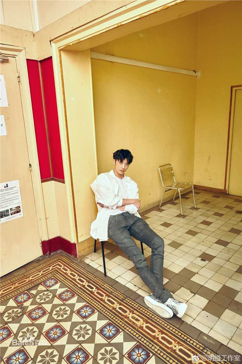 徐开骋(Xu Kaicheng)巴黎时装周壁纸壁纸