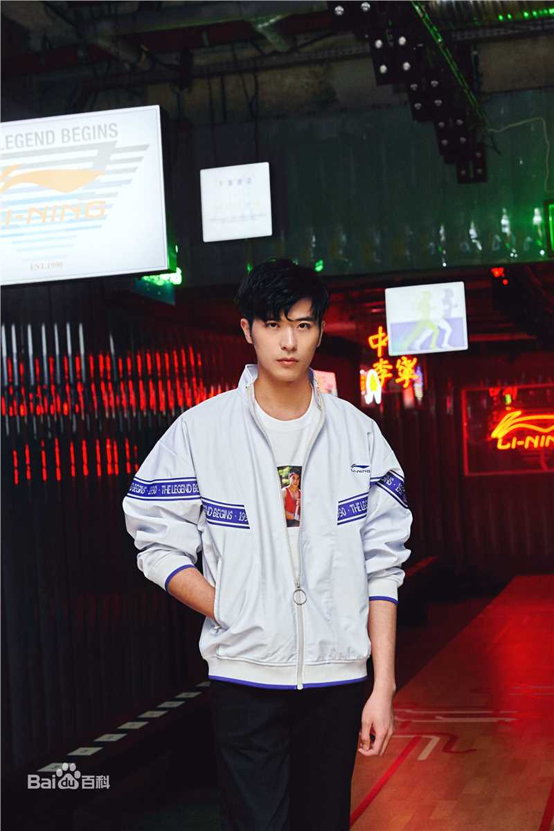 徐开骋(Xu Kaicheng)巴黎时装周壁纸壁纸