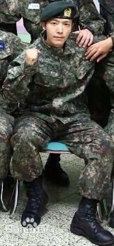李东海(Lee Dong Hae)入伍服役前后照片
