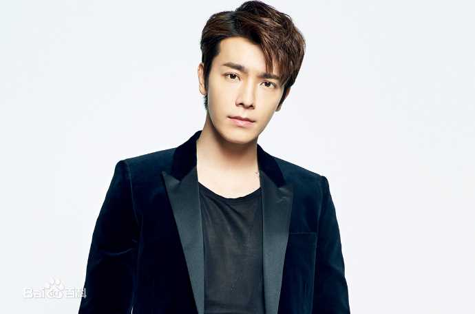 李东海(Lee Dong Hae)前后照片