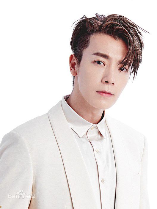 李东海(Lee Dong Hae)前后照片