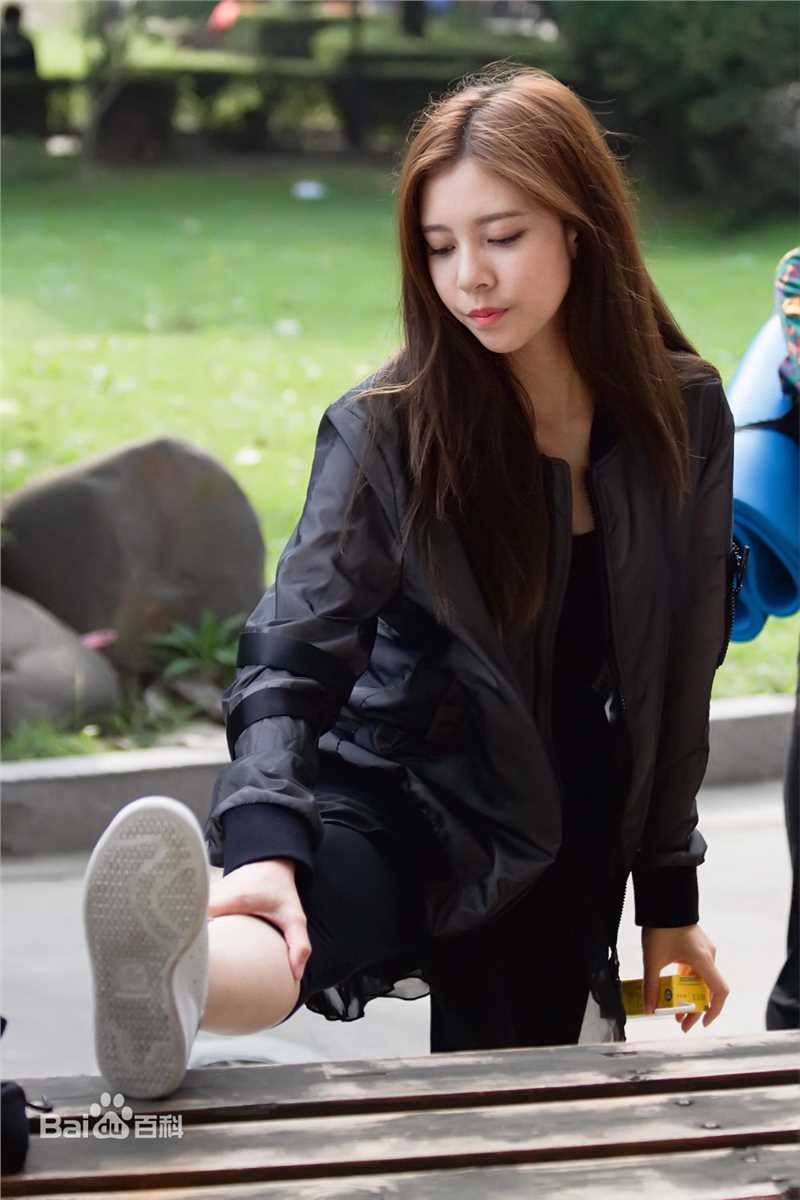 精选宋妍霏(cecilia boey)在湖南卫视《一年级大学季》中的图册