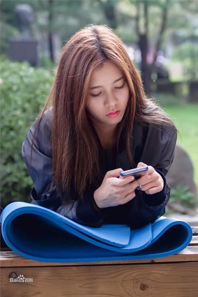 精选宋妍霏(cecilia boey)在湖南卫视《一年级大学季》中的图册