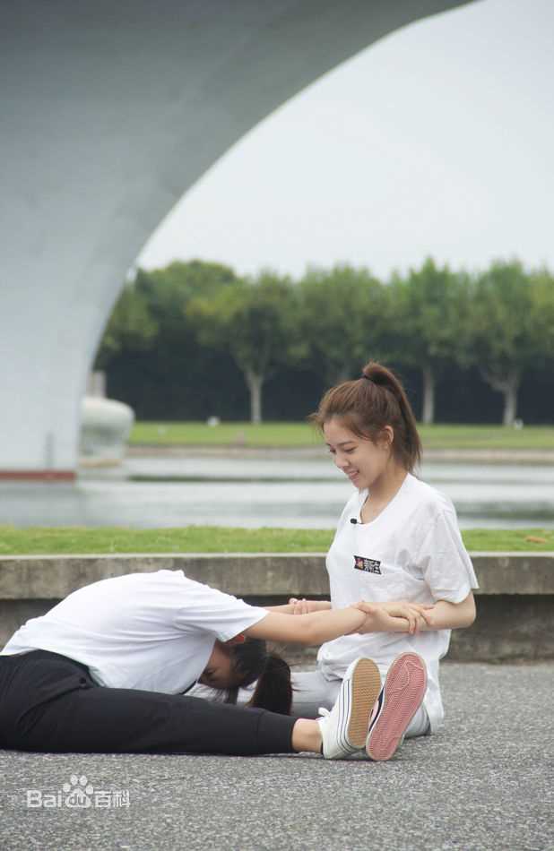 精选宋妍霏(cecilia boey)在湖南卫视《一年级大学季》中的图册