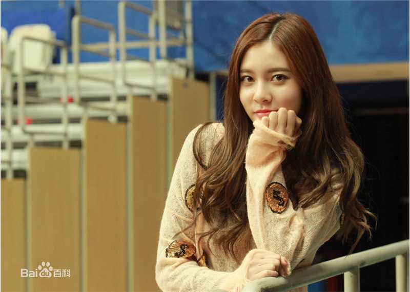 精选宋妍霏(cecilia boey)在湖南卫视《一年级大学季》中的图册