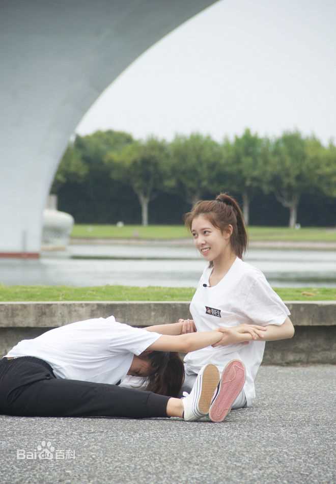 精选宋妍霏(cecilia boey)在湖南卫视《一年级大学季》中的图册