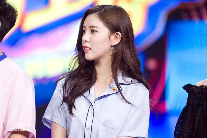 高清宋妍霏(cecilia boey)在爱奇艺《大牌对王牌》中的图集