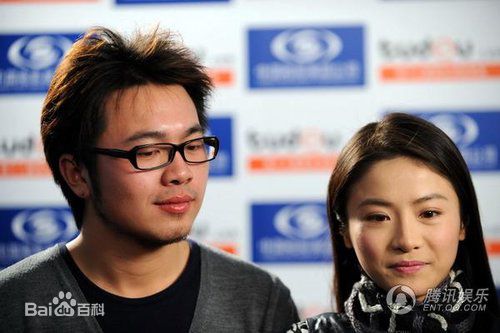 邓科工作照壁纸壁纸