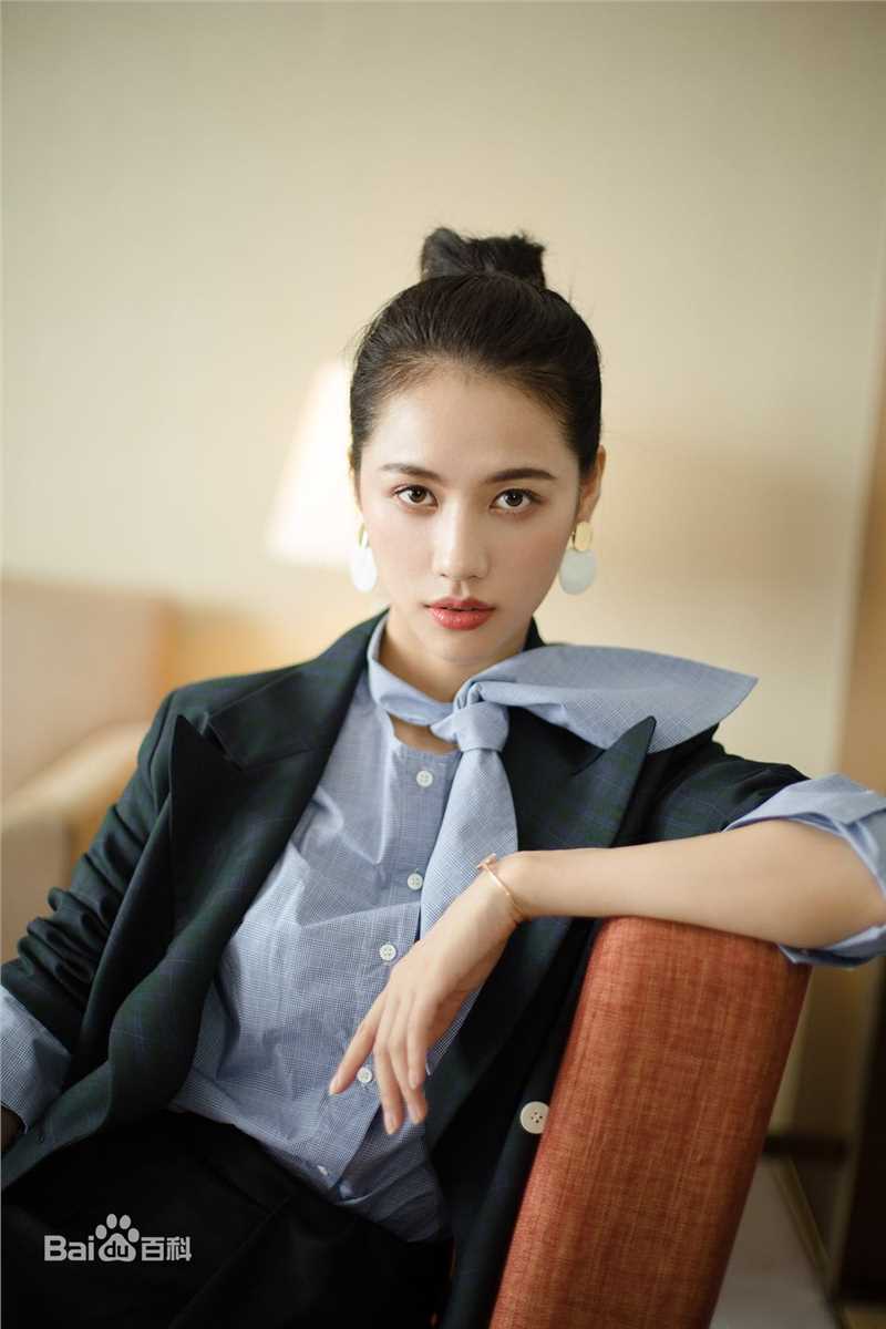 董琦(kiki)活动照壁纸壁纸