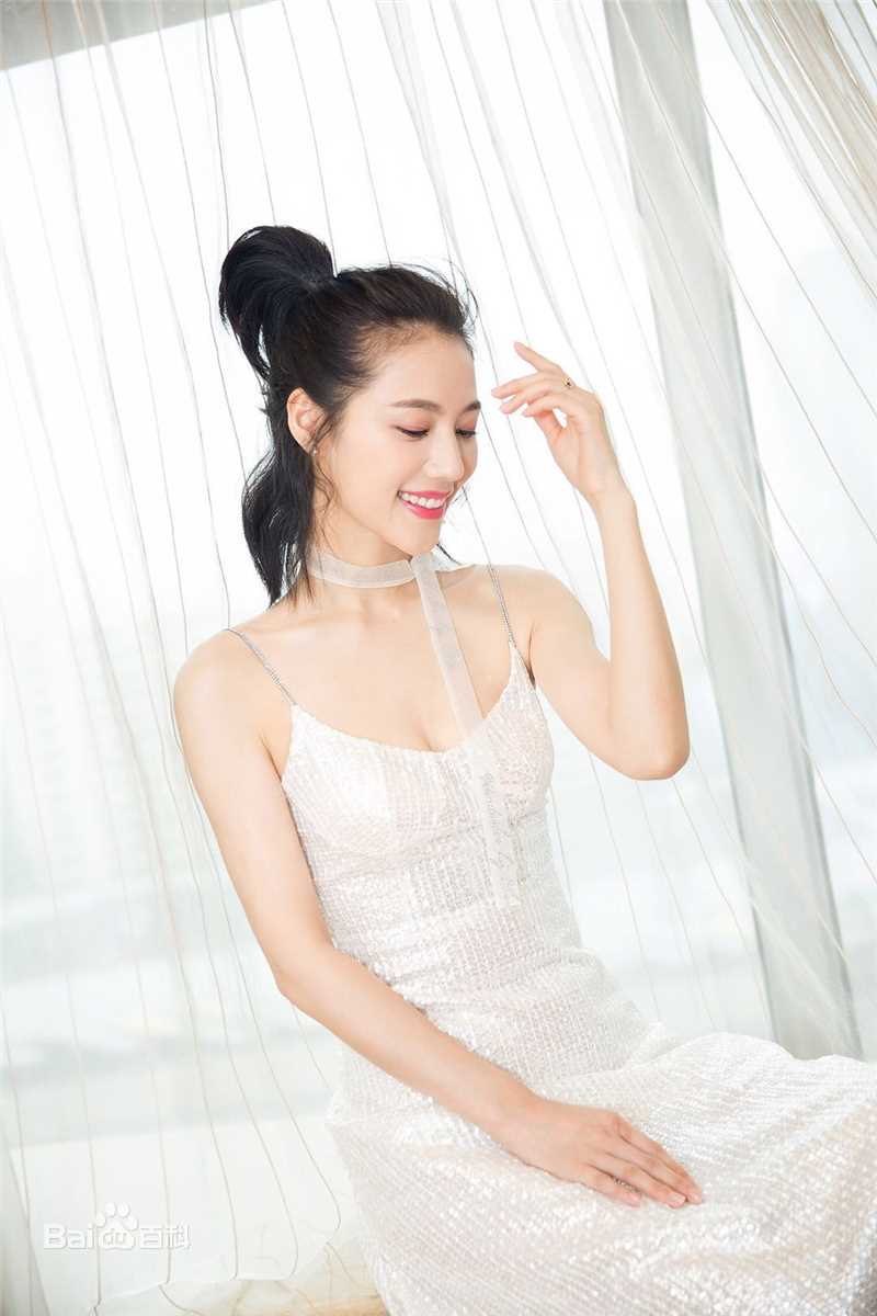 董琦(kiki)活动照壁纸壁纸