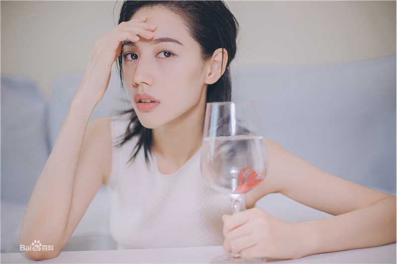 董琦(kiki)生活照素颜照相册