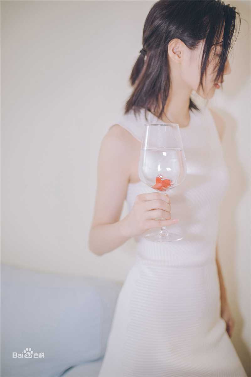 董琦(kiki)生活照素颜照相册