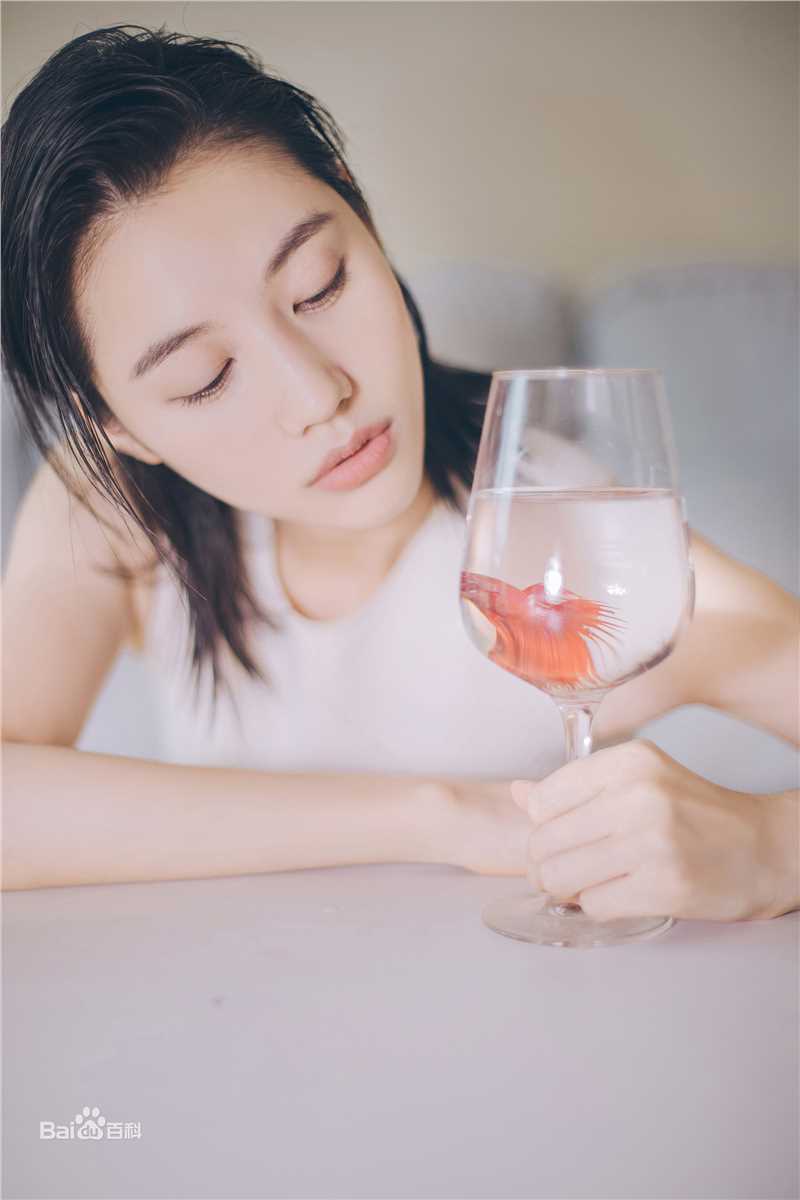 董琦(kiki)生活照素颜照相册