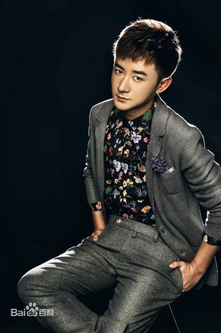 张倬闻最优质黑色西装相册