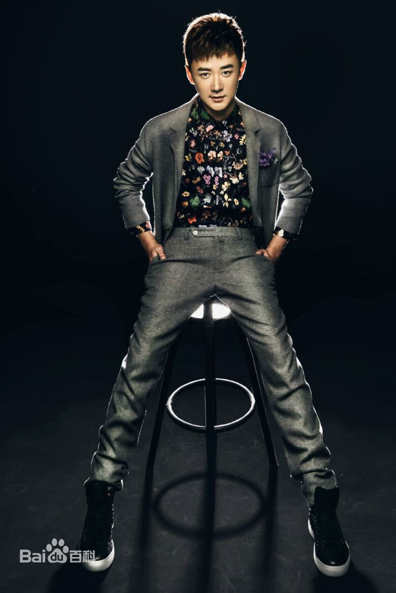 张倬闻最优质黑色西装相册