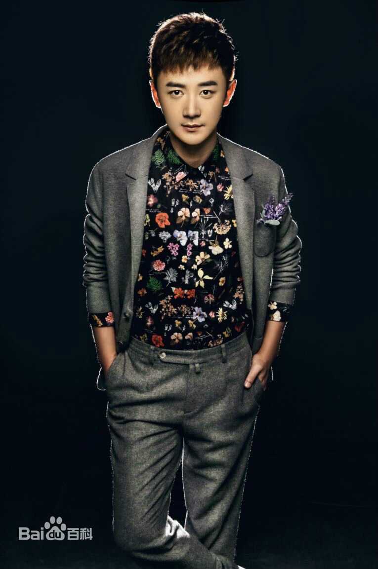 张倬闻最优质黑色西装相册