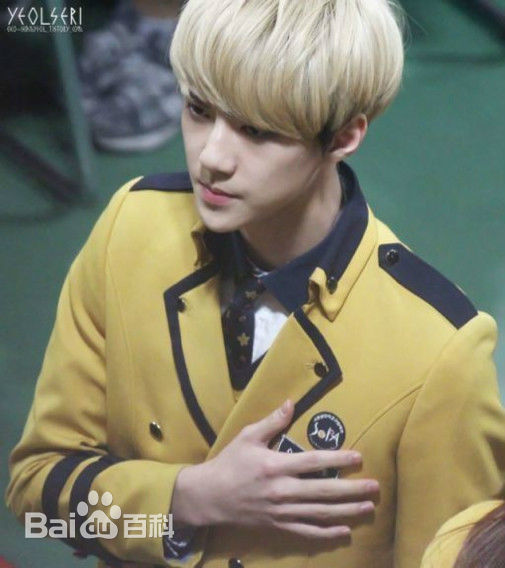 吴世勋(（韩文名）、SE HUN（官方艺名）、Oh SeHun)高中毕业生活照相册