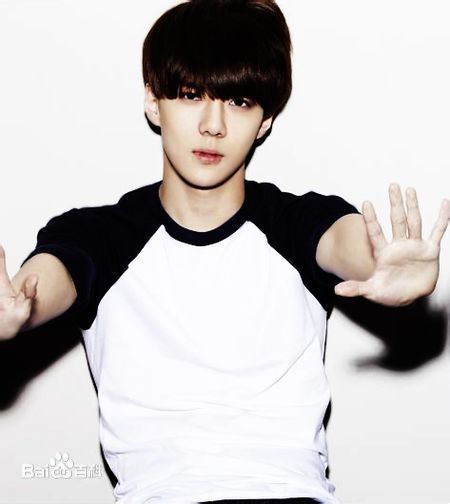 吴世勋(（韩文名）、SE HUN（官方艺名）、Oh SeHun)硬照王子图片图册