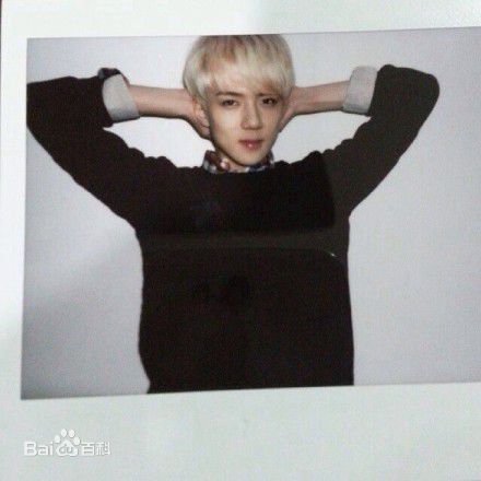 吴世勋(（韩文名）、SE HUN（官方艺名）、Oh SeHun)世勋的Instagram前后照片