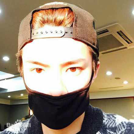 吴世勋(（韩文名）、SE HUN（官方艺名）、Oh SeHun)世勋的Instagram前后照片