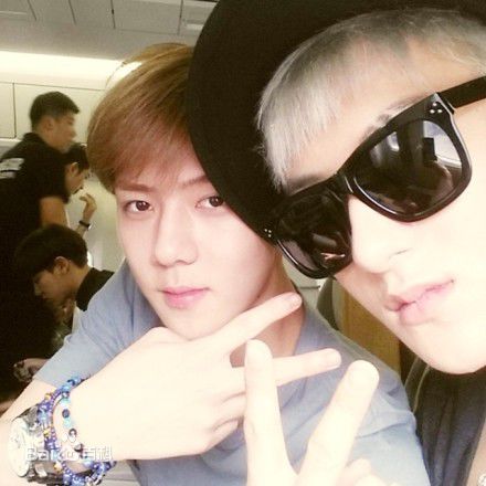 吴世勋(（韩文名）、SE HUN（官方艺名）、Oh SeHun)世勋的Instagram前后照片