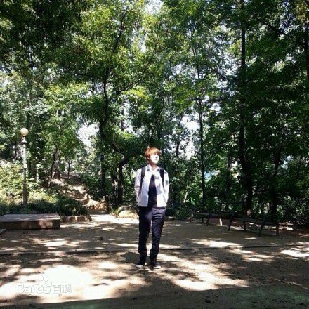 吴世勋(（韩文名）、SE HUN（官方艺名）、Oh SeHun)世勋的Instagram前后照片